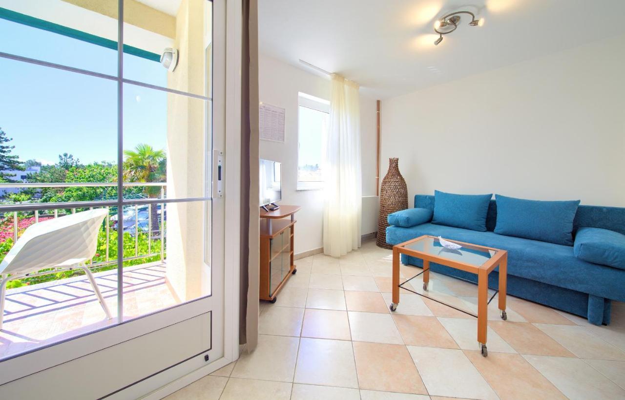 Apartments Adria Danka Крк Екстер'єр фото