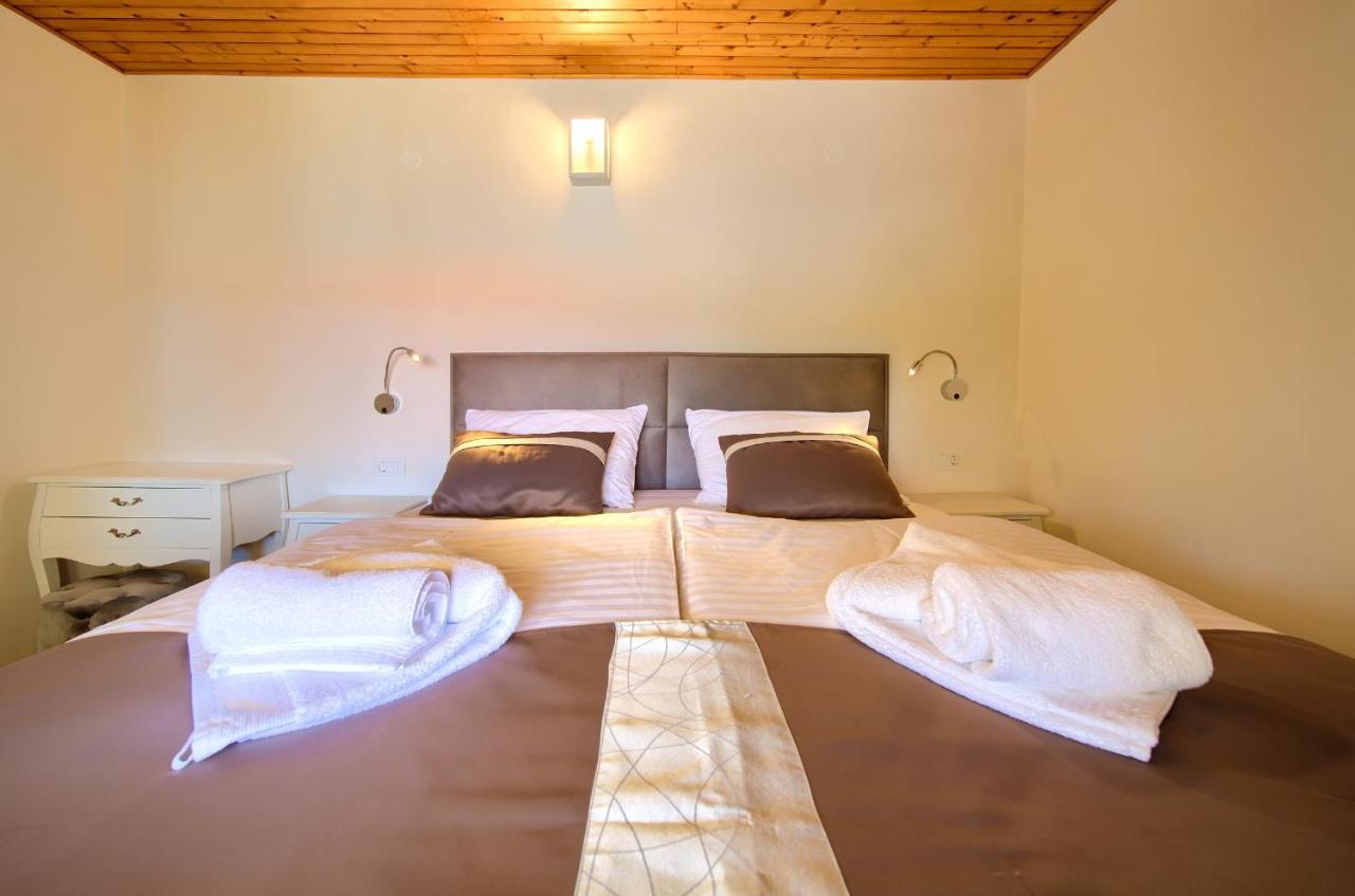 Apartments Adria Danka Крк Екстер'єр фото