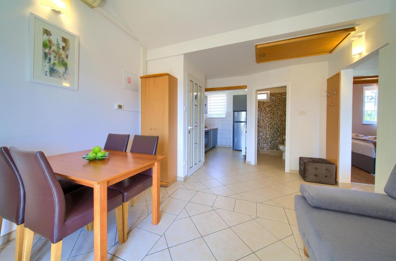 Apartments Adria Danka Крк Екстер'єр фото